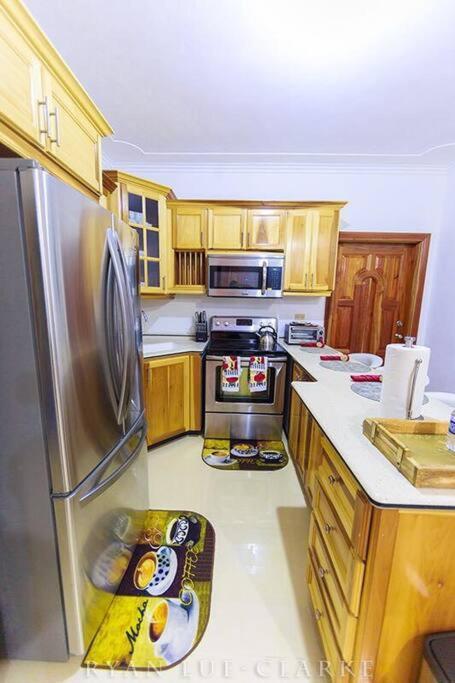 Shan'S Manor.... Excellent Location!!! Kingston Extérieur photo